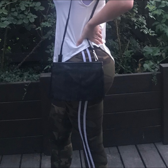 SALE!!! Camo print leggings - Picture 2 of 3